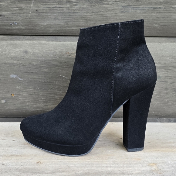 Candies NEW!! Actress, Retro, 70's, Chunky, Platform, Block Heel. Bootie 8M - Picture 15 of 16